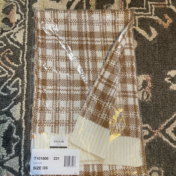 Timberland Buffalo Plaid Scarf - Picture 6 of 6